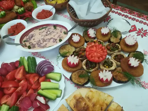 Masă festivă cu aperitive
